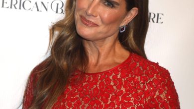 Brooke Shields sorrindo