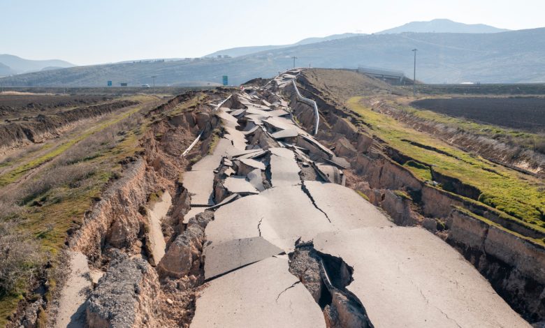 Cientistas encontram mecanismo oculto que poderia explicar como os terremotos ‘inflamam’