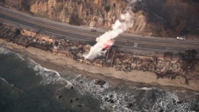 Casas de estrelas de Hollywood à beira-mar em Malibu destruídas em incêndios florestais em Los Angeles