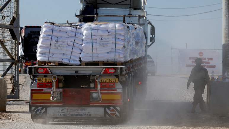 Primeiros caminhões transportando ajuda chegam a Gaza sob acordo de trégua Israel-Hamas: ONU