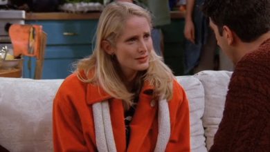 Carol conversando com Ross em Friends