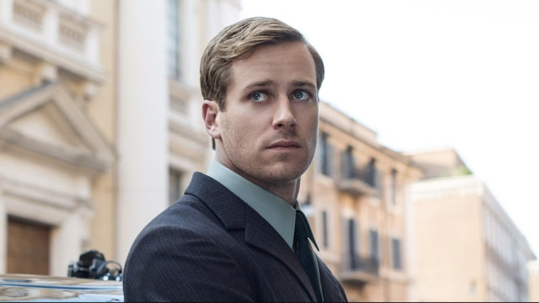 Armie Hammer como Illya Kuryakin em O Homem do Tio