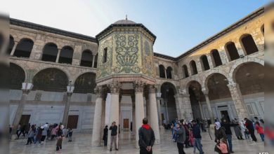 Debandada em mesquita histórica em Damasco mata 3: Governador