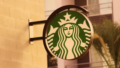 Grande mudança nas regras da Starbucks: compre algo para usar os banheiros