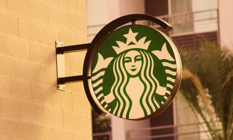 Grande mudança nas regras da Starbucks: compre algo para usar os banheiros