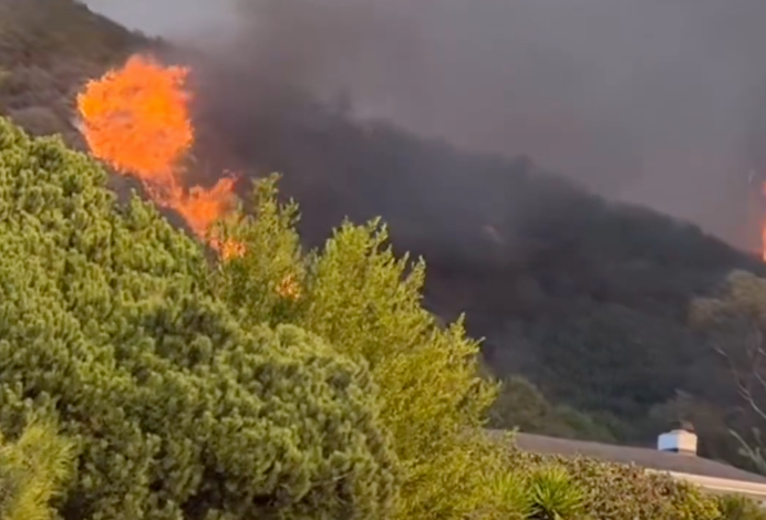 Foto de incêndios florestais na Califórnia